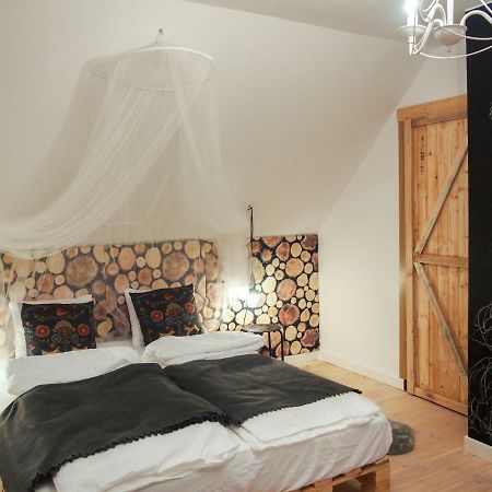 Leśna Kryjówka Apartamento Trzebciny Exterior foto